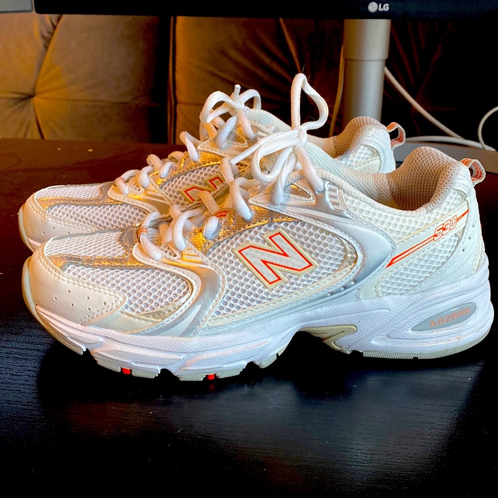 New Balance 530 white silver retro orange men’s size 5 women’s size 7